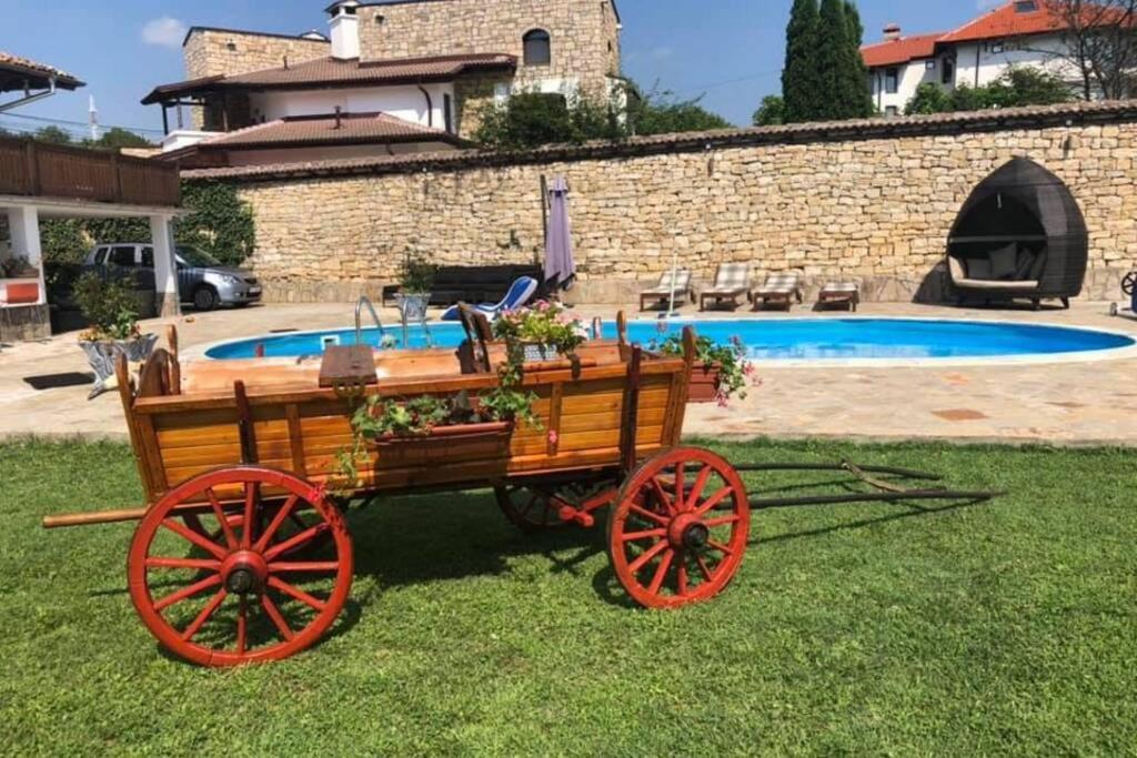 Angliiska Vila Arbanassi Exterior foto